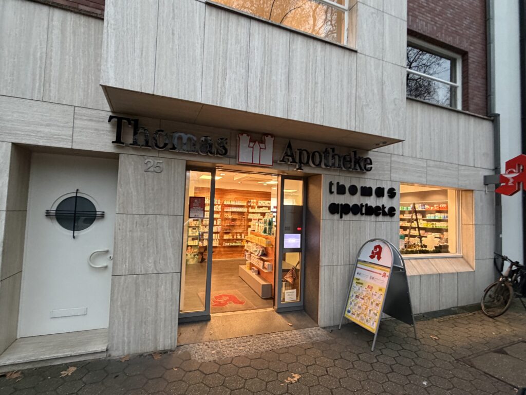 Filiale der Thomas-Apotheke von Außen